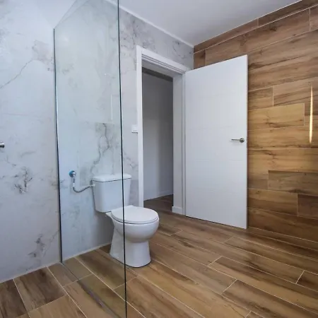 Moderna Con Piscina Holiday home