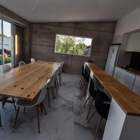 Moderna Con Piscina Holiday home